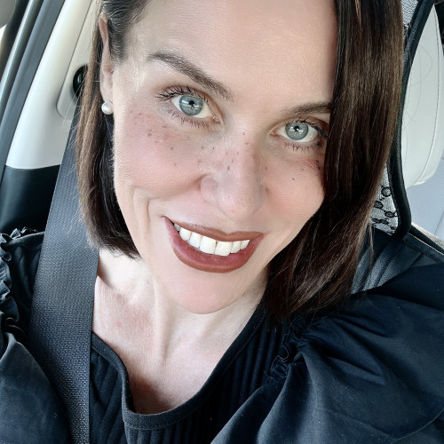 Suzanne B. profile photo
