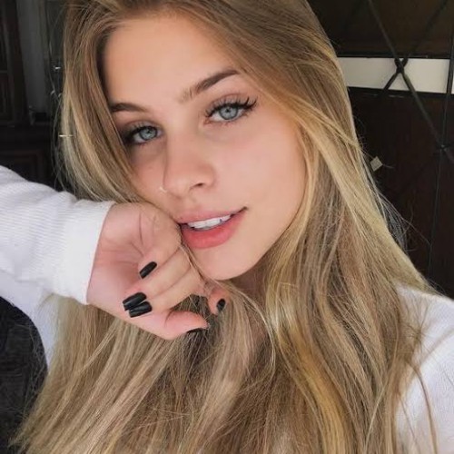 Kelly R.