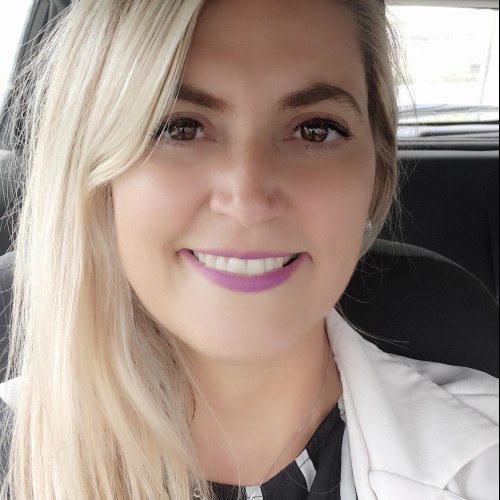 María T.