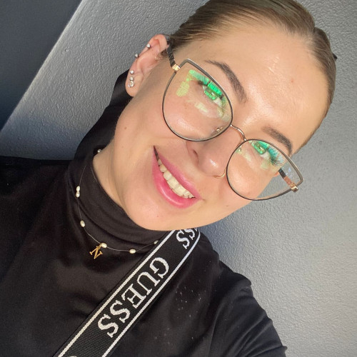 nineve v. profile photo