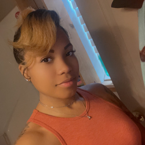 Mia G.