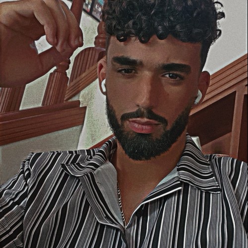 Ilyes L.