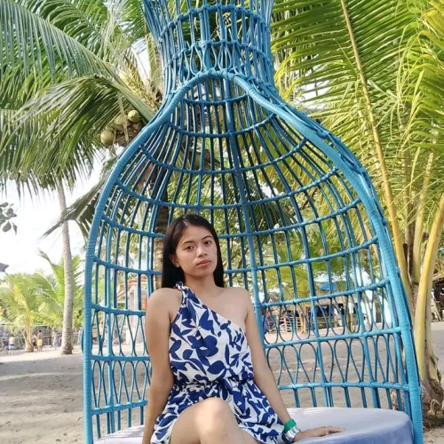 Yvone V. profile photo