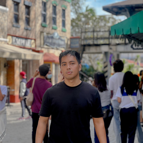 Dion M. profile photo