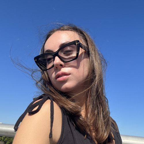 Lia V. profile photo