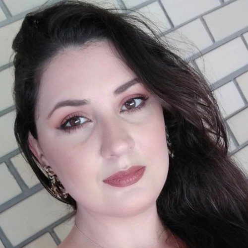 Bruna D.