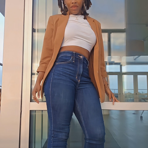 Nadia c.