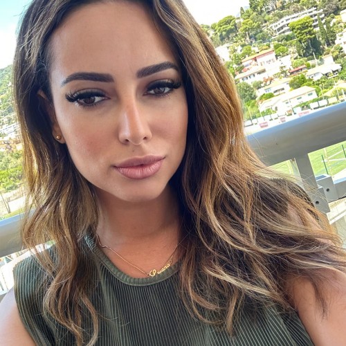 Luana S.