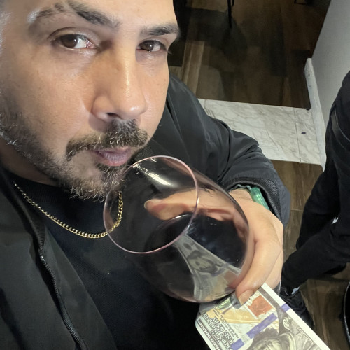 Carlos  R. profile photo