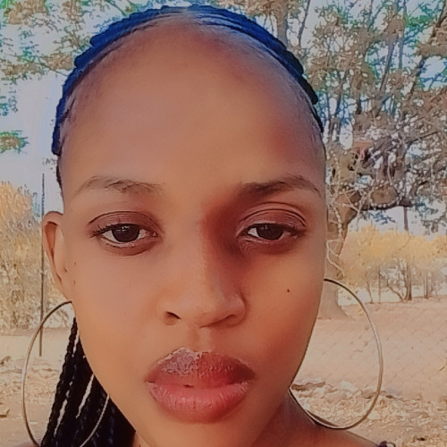 Onneile M. profile photo