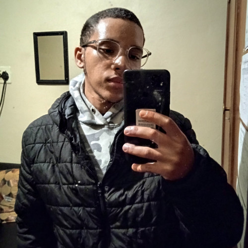 Junior V. profile photo