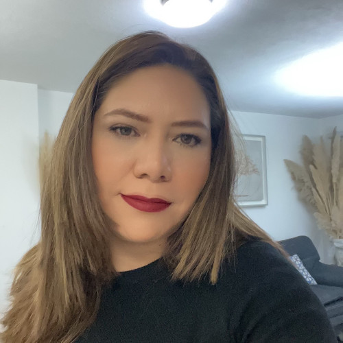 lorena v. profile photo