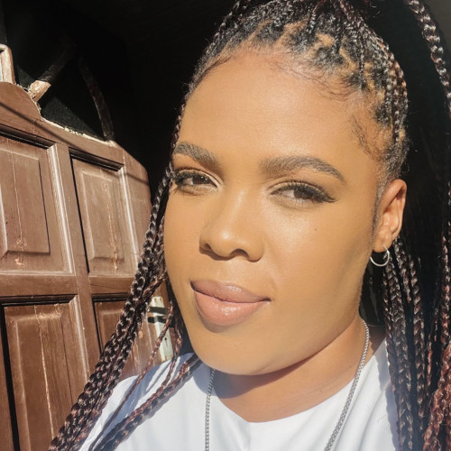 Mia v. profile photo