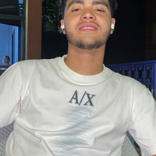 Abdelhak  F.
