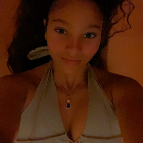 Estefnia l. profile photo