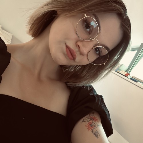 Gabriela B.