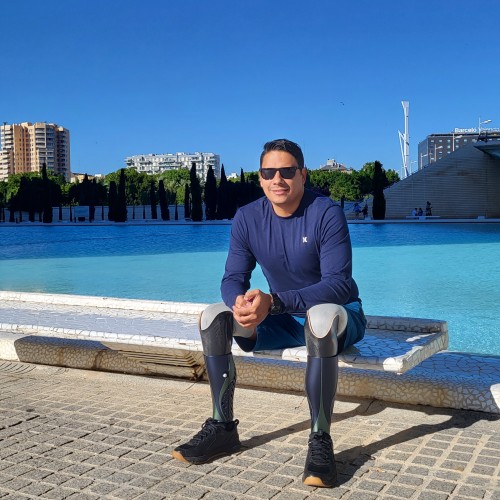 Víctor  C.