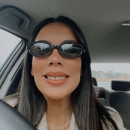 laura c. profile photo