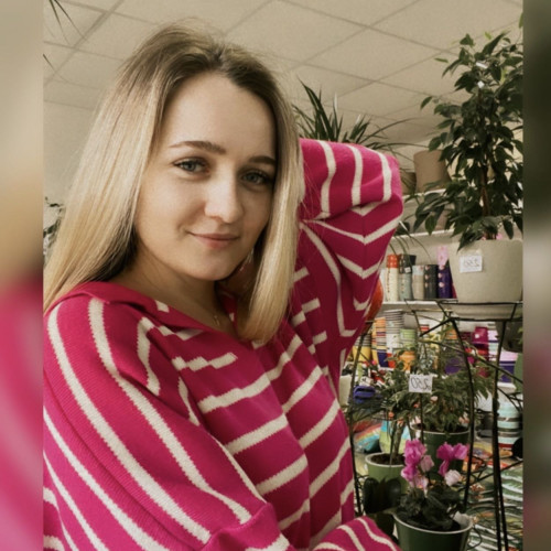 lizi l. profile photo