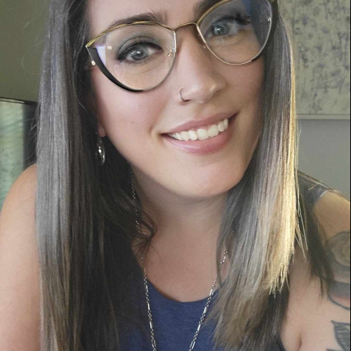 Lena T. profile photo