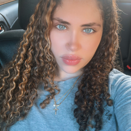 Isis R. profile photo