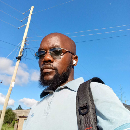 moses w. profile photo