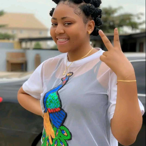 marri R. profile photo