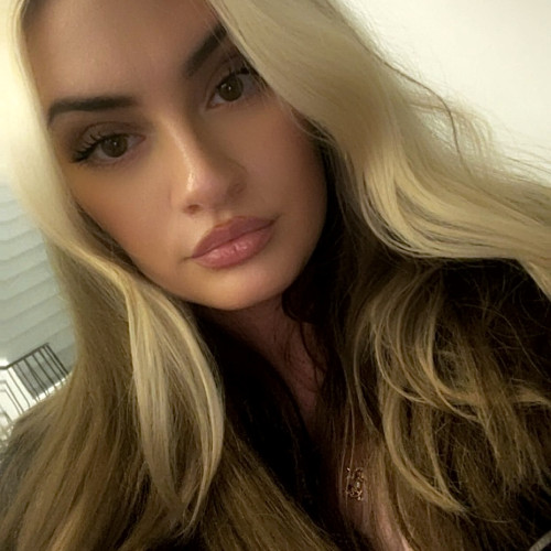 Mia D.