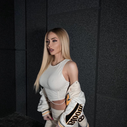 chloe g.