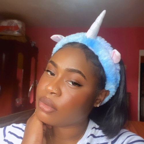 Jhonelle  J.