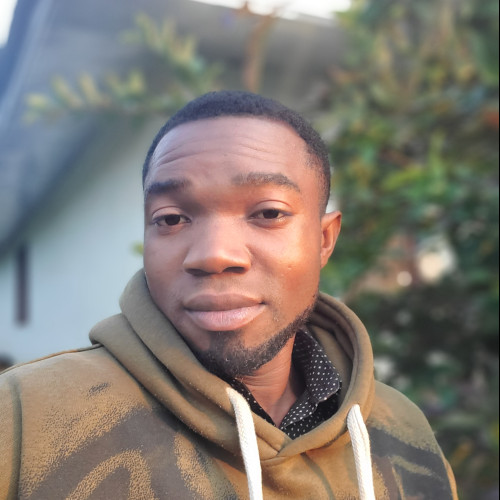Luzy F. profile photo