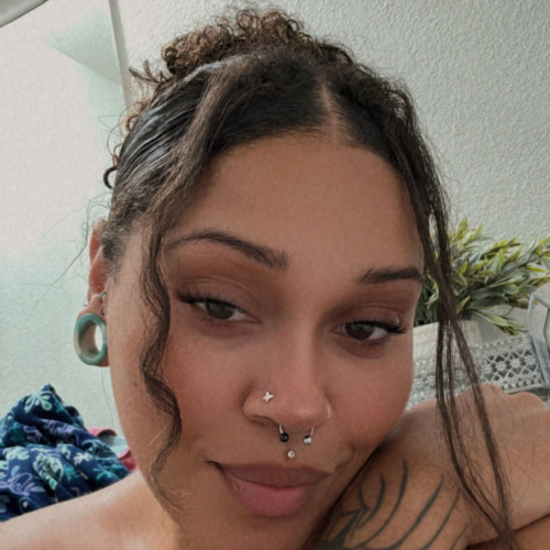 Enanda B.