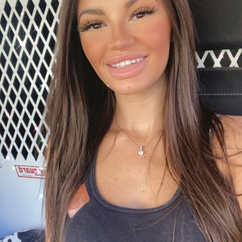 Mia  Z.