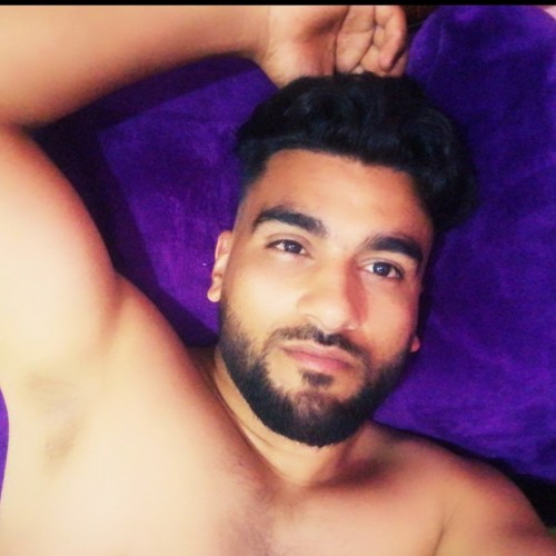 Hicham E.