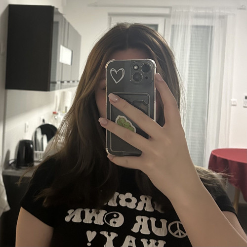 Kyra F. profile photo