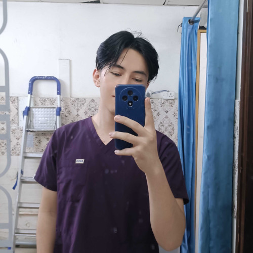 Roozi B. profile photo