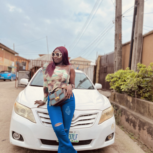 Oyin B.
