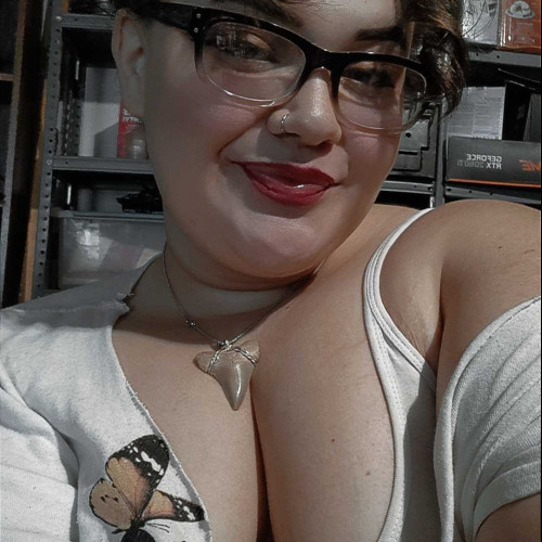 Izzi L. profile photo