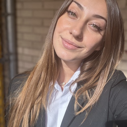 Lara C.
