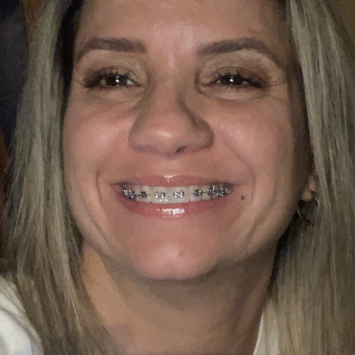 Dee  R. profile photo