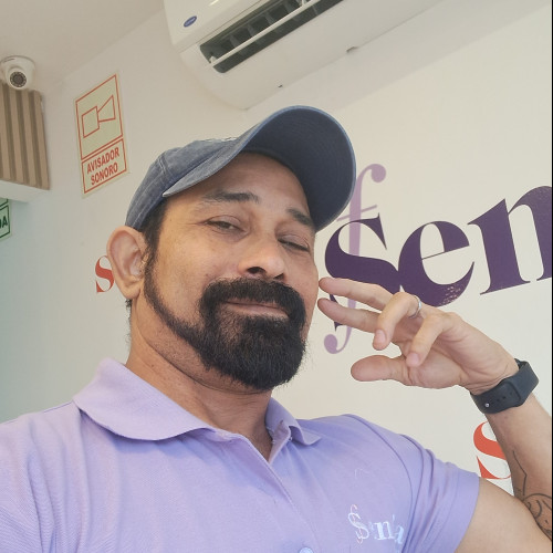 Rey M. profile photo