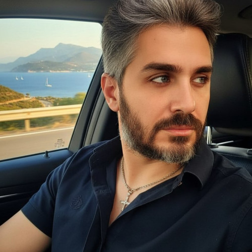 Ariya R. profile photo