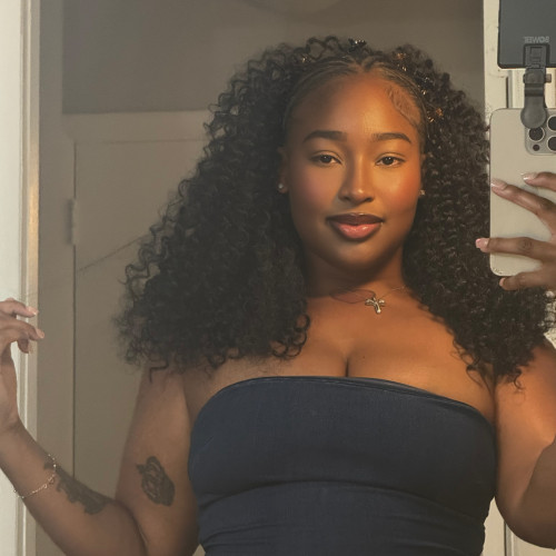 Deszarae M. profile photo