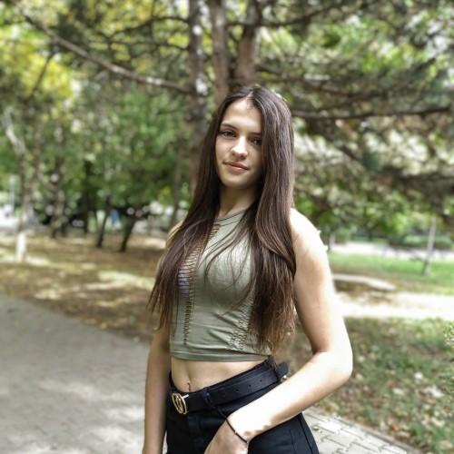 Aline V. profile photo