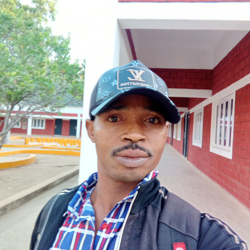 SUNDAY  O. profile photo