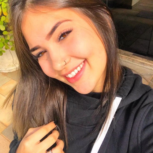 Lara V. profile photo