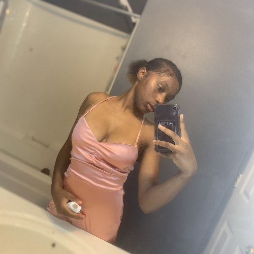 Ellaziya  L. profile photo