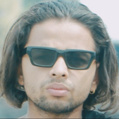 Niraj  R.