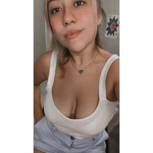 Esthefanny F. profile photo