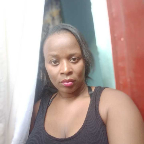 mariam L l. profile photo